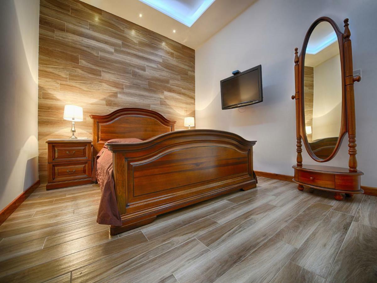 Anthony'S Maisonette Villa Qala Ngoại thất bức ảnh