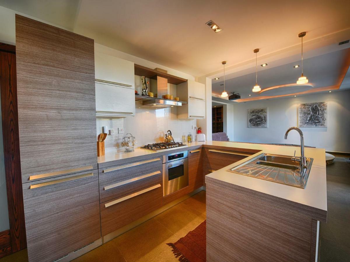 Anthony'S Maisonette Villa Qala Ngoại thất bức ảnh