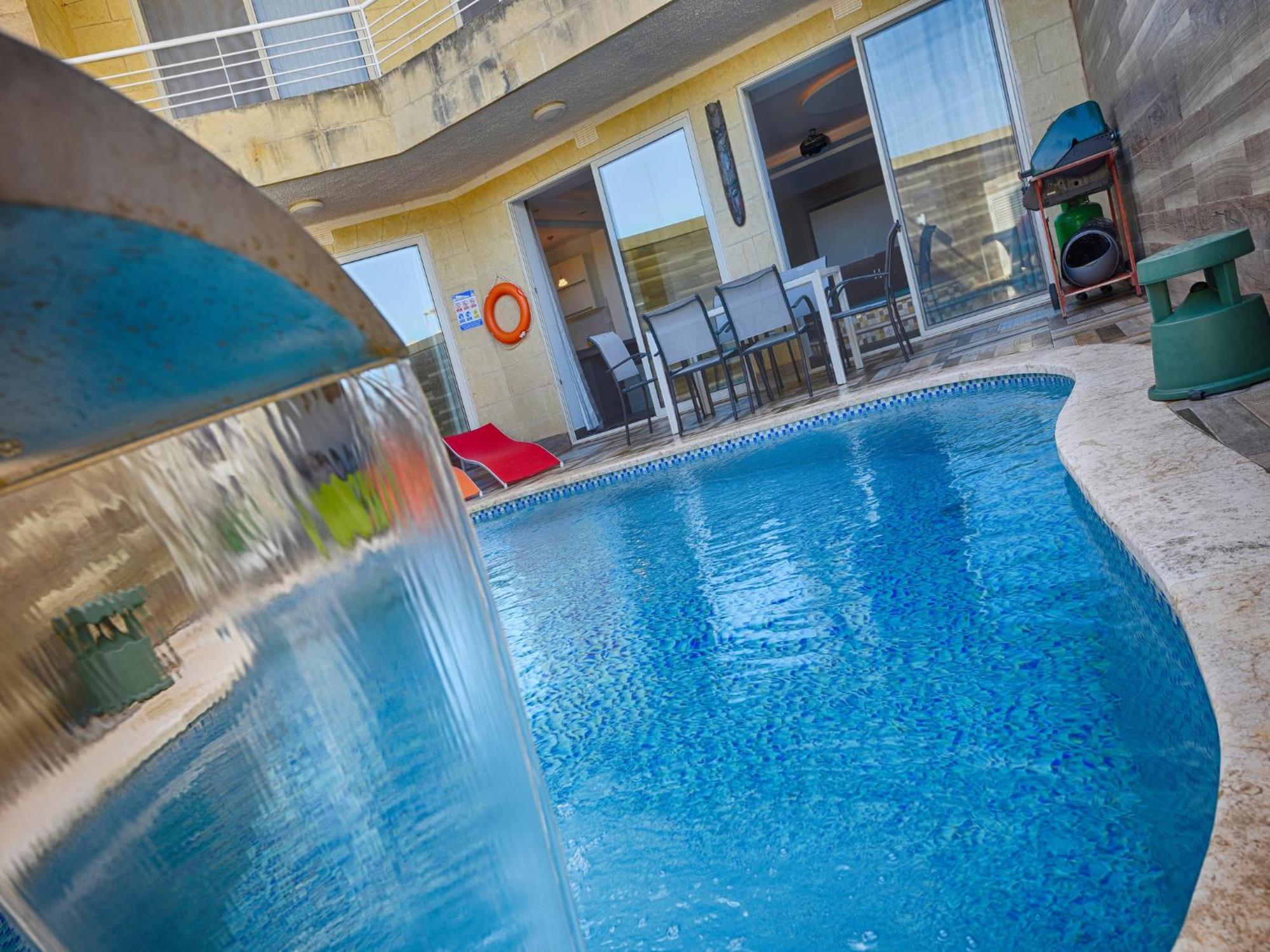 Anthony'S Maisonette Villa Qala Ngoại thất bức ảnh